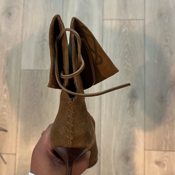 Gucci Pointed Toe Heeled Boots - Picture 4 of 7